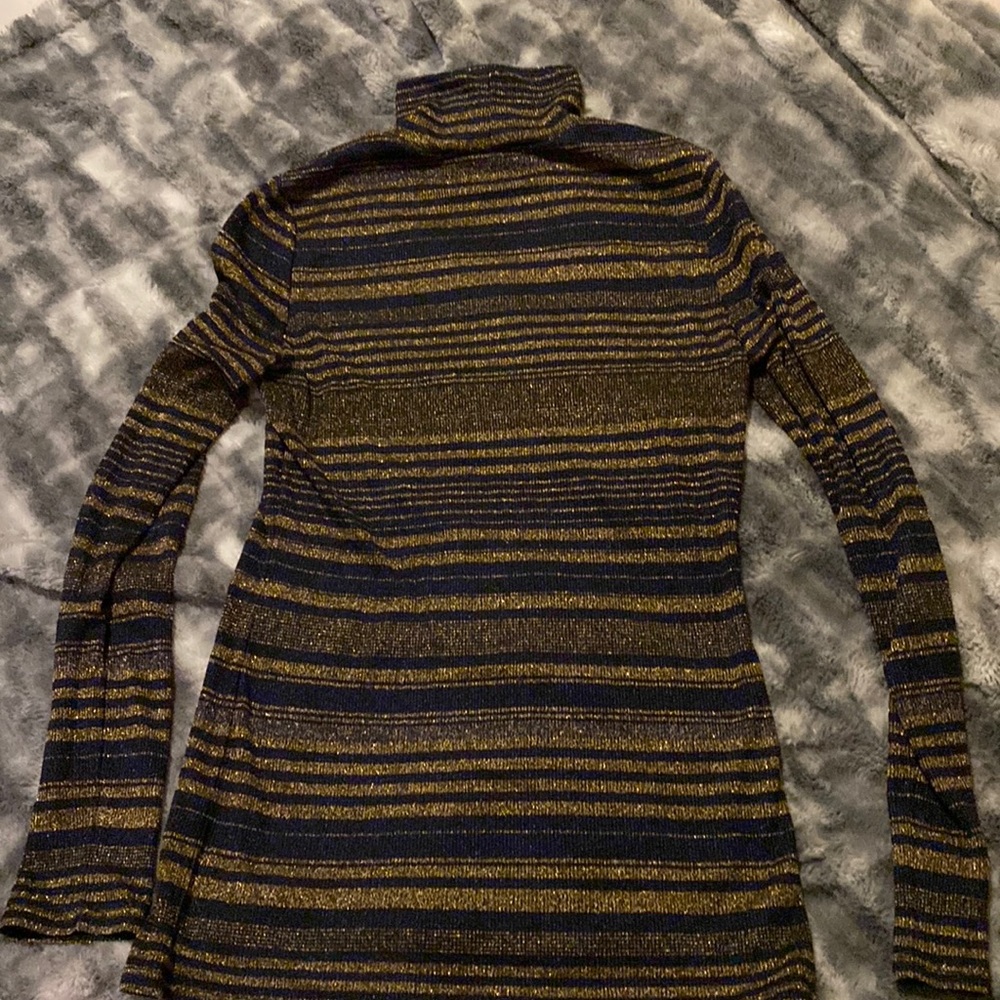 BCBG blue and gold thread turtleneck